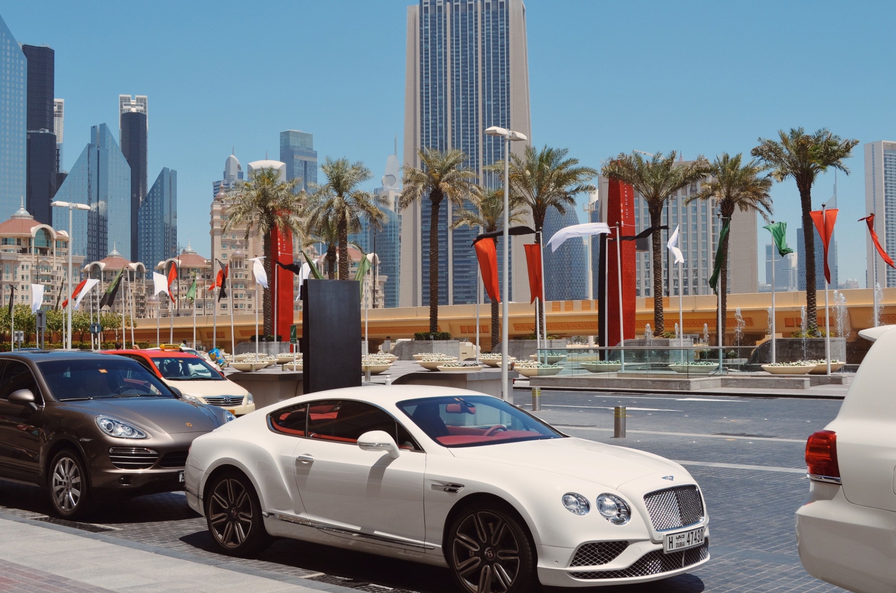 Why Travel the Roads of the UAE with Us – Local Expertise, Flexible Packages, and Trusted Planning